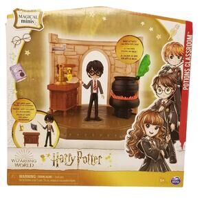 Wizarding World Harry Potter, Magical Minis  Potions  Classroom NWT